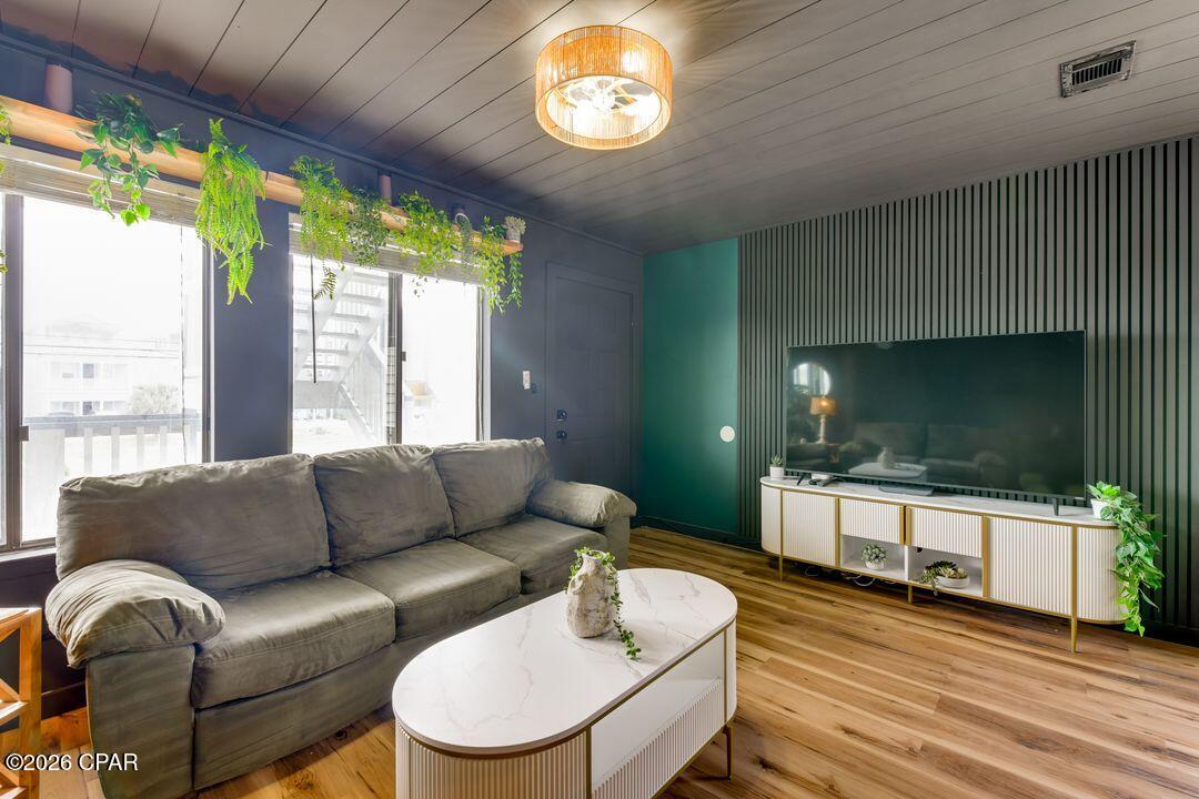 6829 Thomas Drive Panama City FL 32408