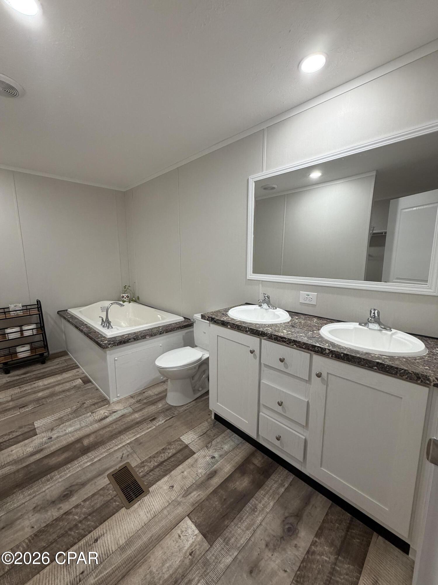5563 Us-90 Marianna FL 32446