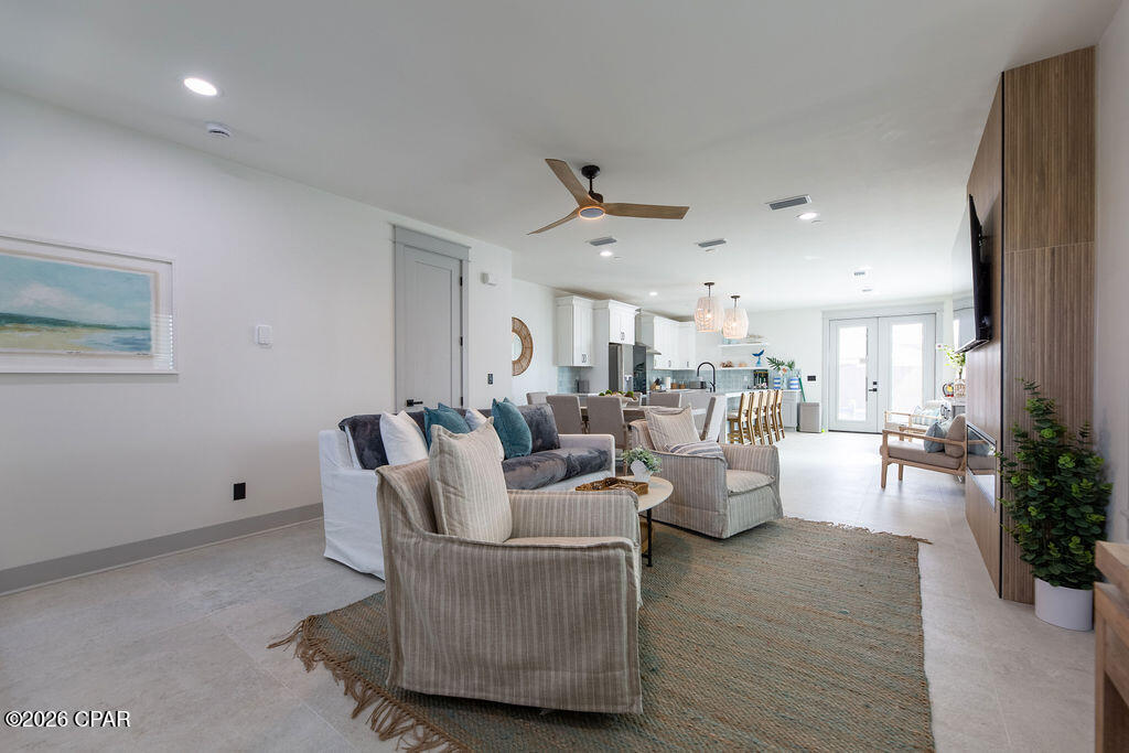 5237 Thomas Drive Panama City FL 32408