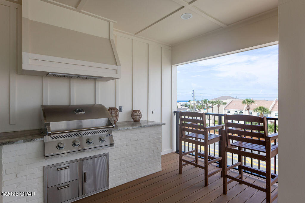 5237 Thomas Drive Panama City FL 32408