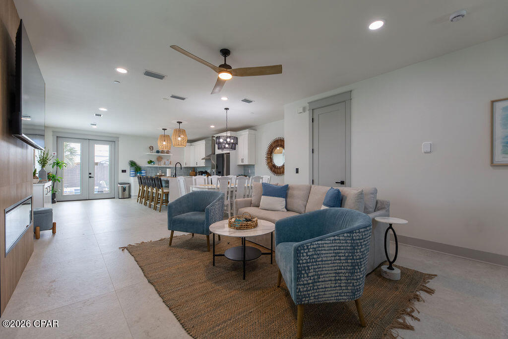 5237 Thomas Drive Panama City FL 32408