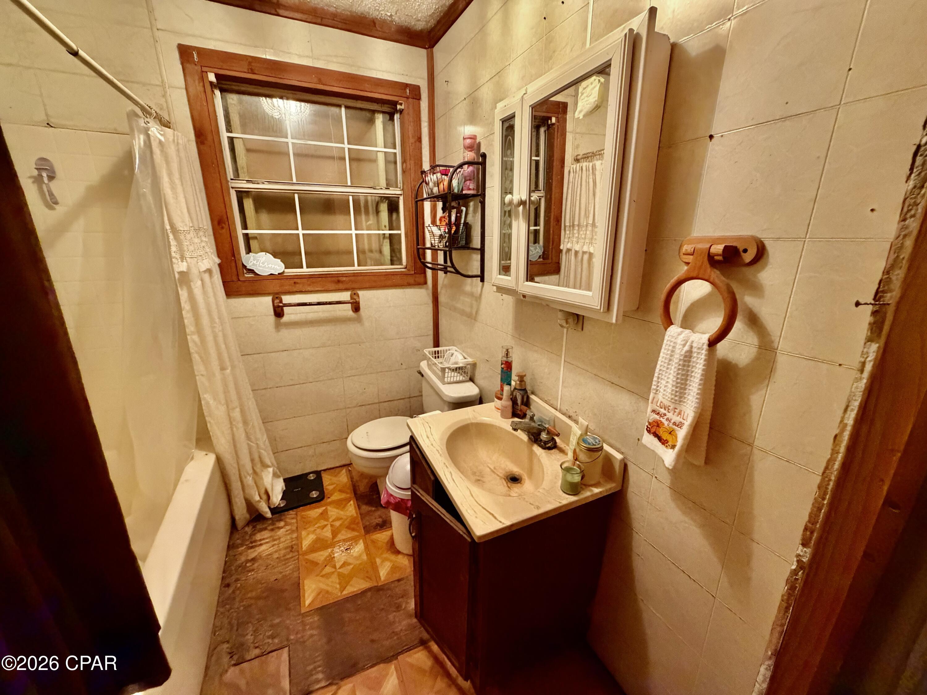 1612 W Main Street Ponce De Leon FL 32455
