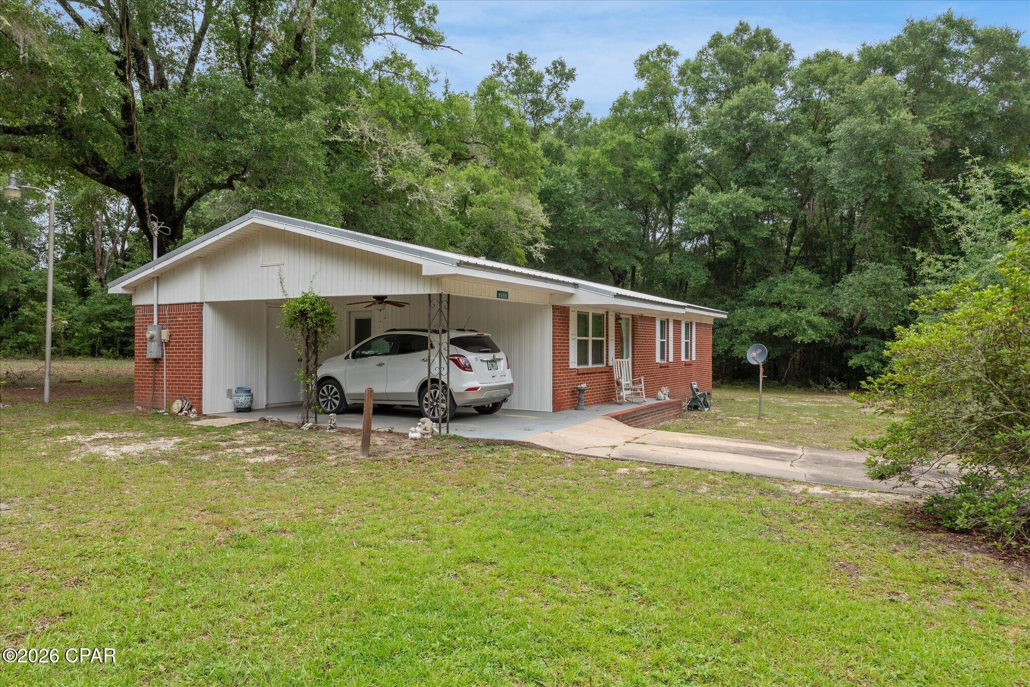 1561 Blue Creek Road Ponce De Leon FL 32455