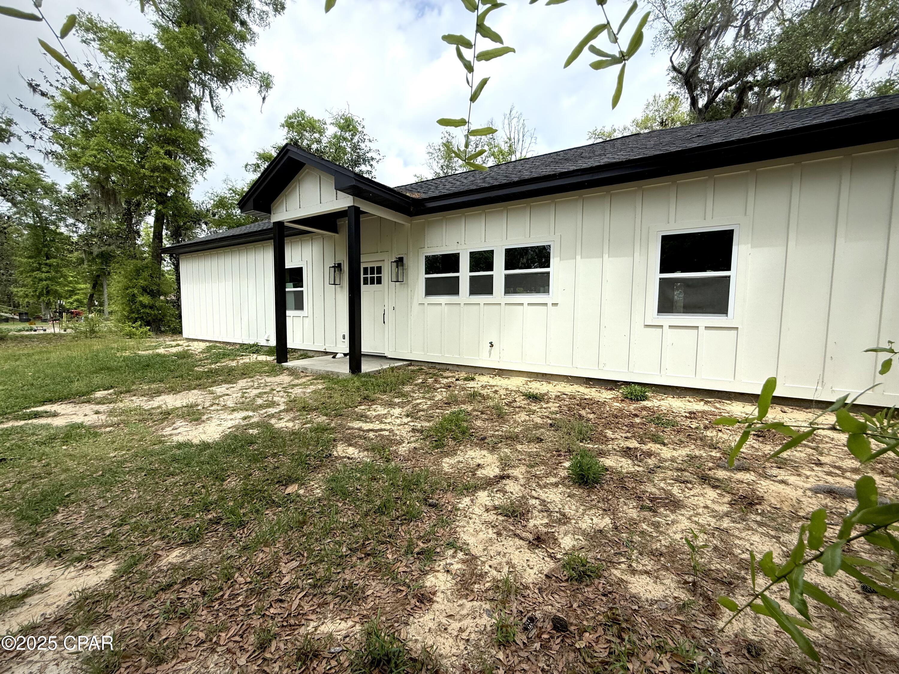 3034 Paradise Lakes Road Chipley FL 32428