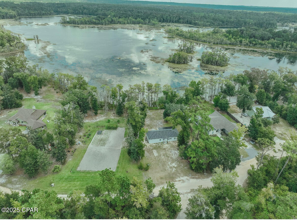 3034 Paradise Lakes Road Chipley FL 32428
