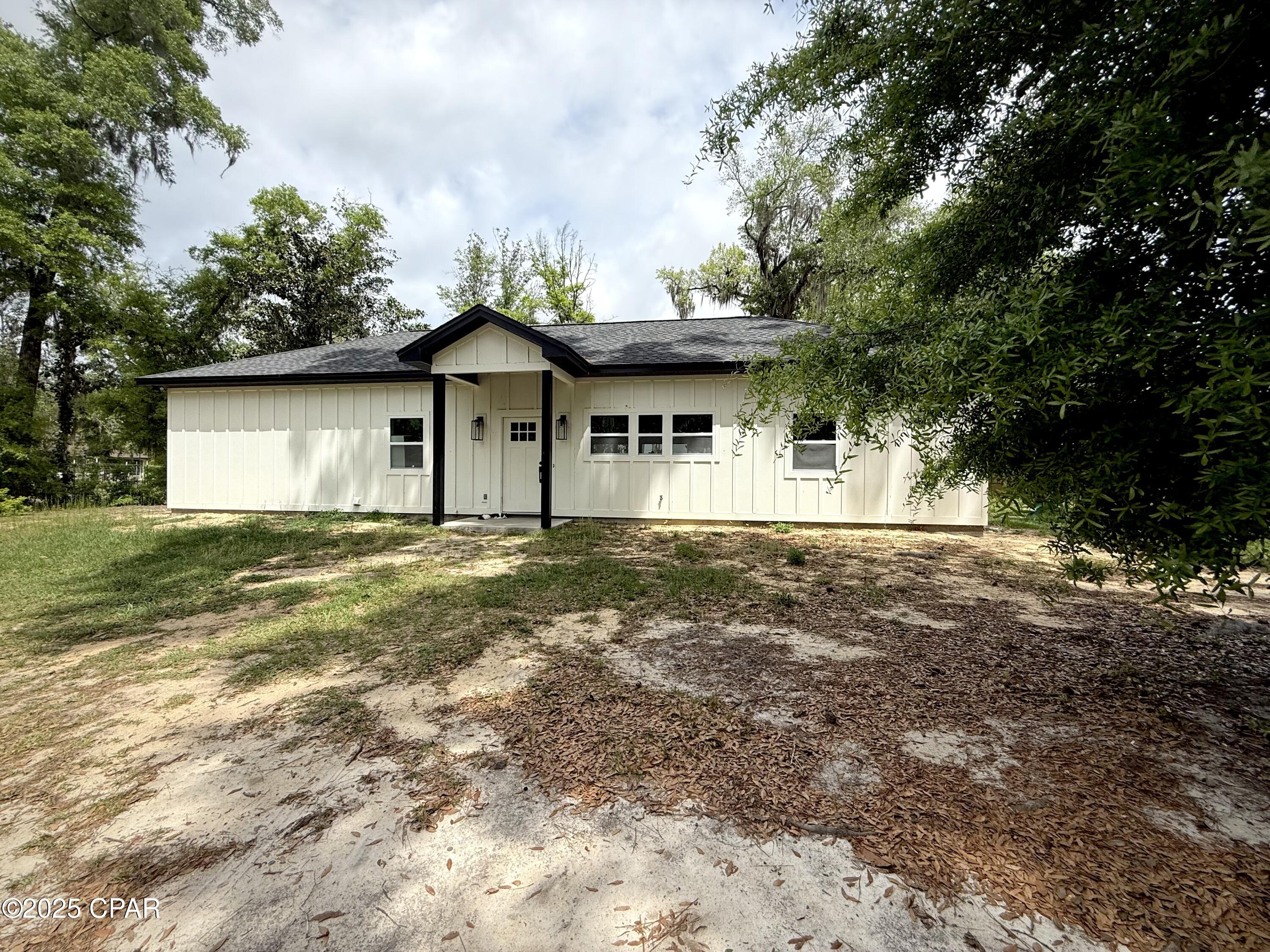 3034 Paradise Lakes Road Chipley FL 32428