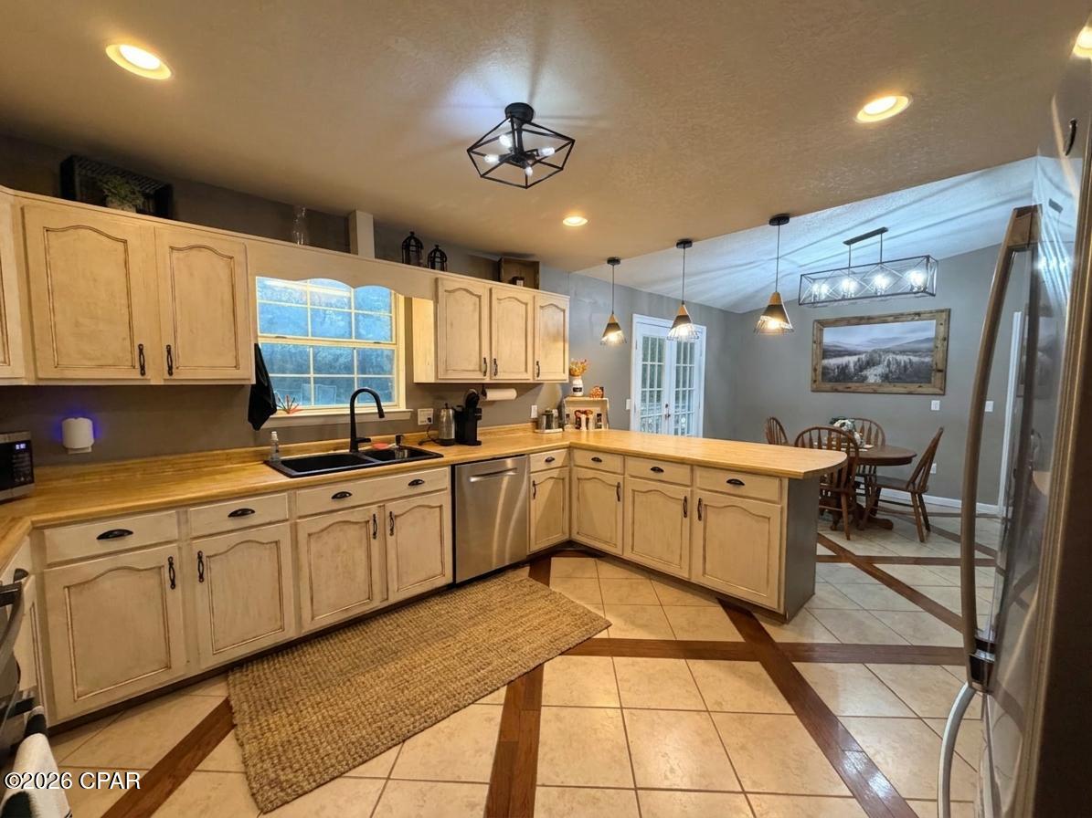 4662 The Oaks Drive Marianna FL 32446