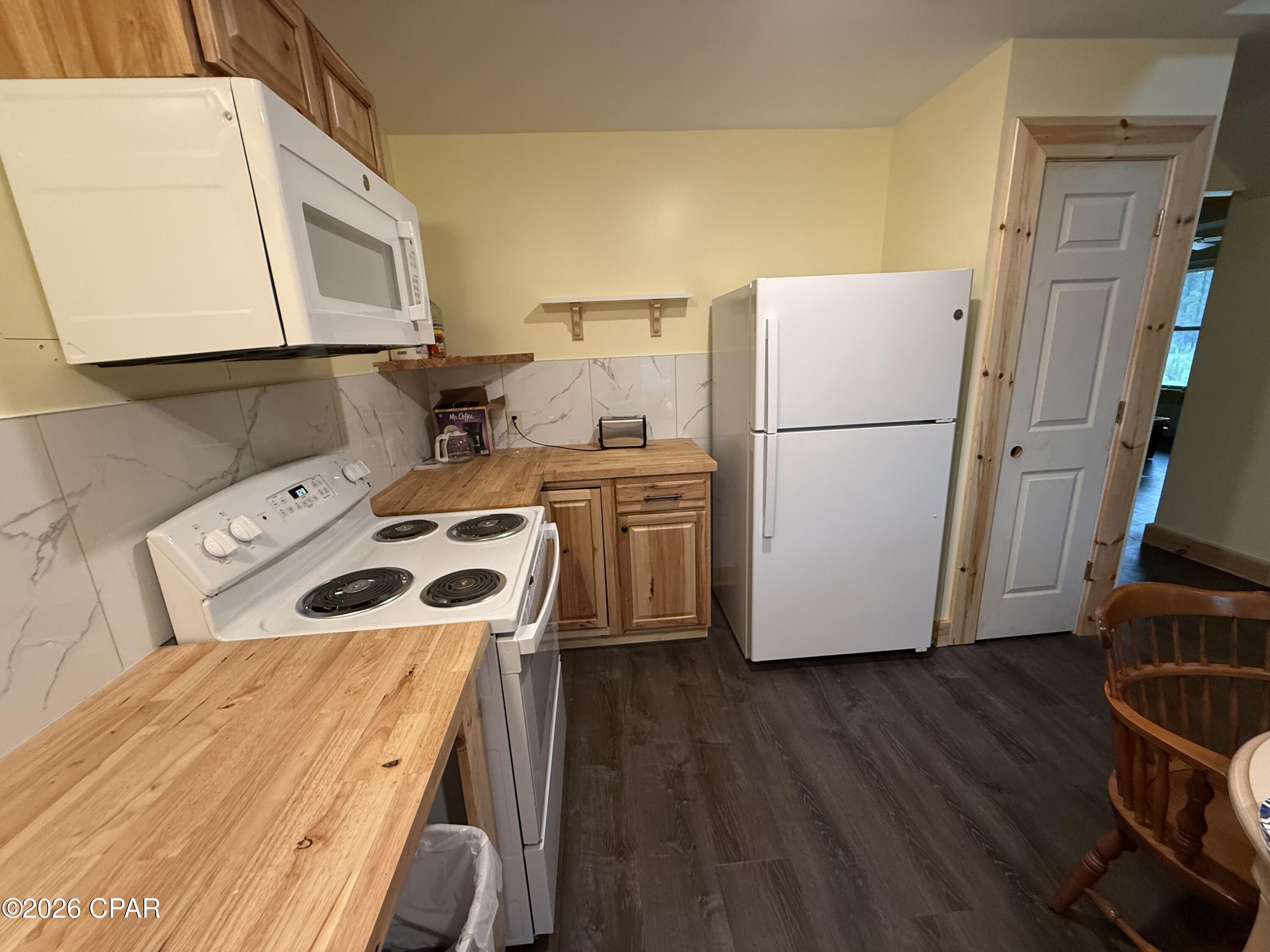 5175 Highway 90 Marianna FL 32446