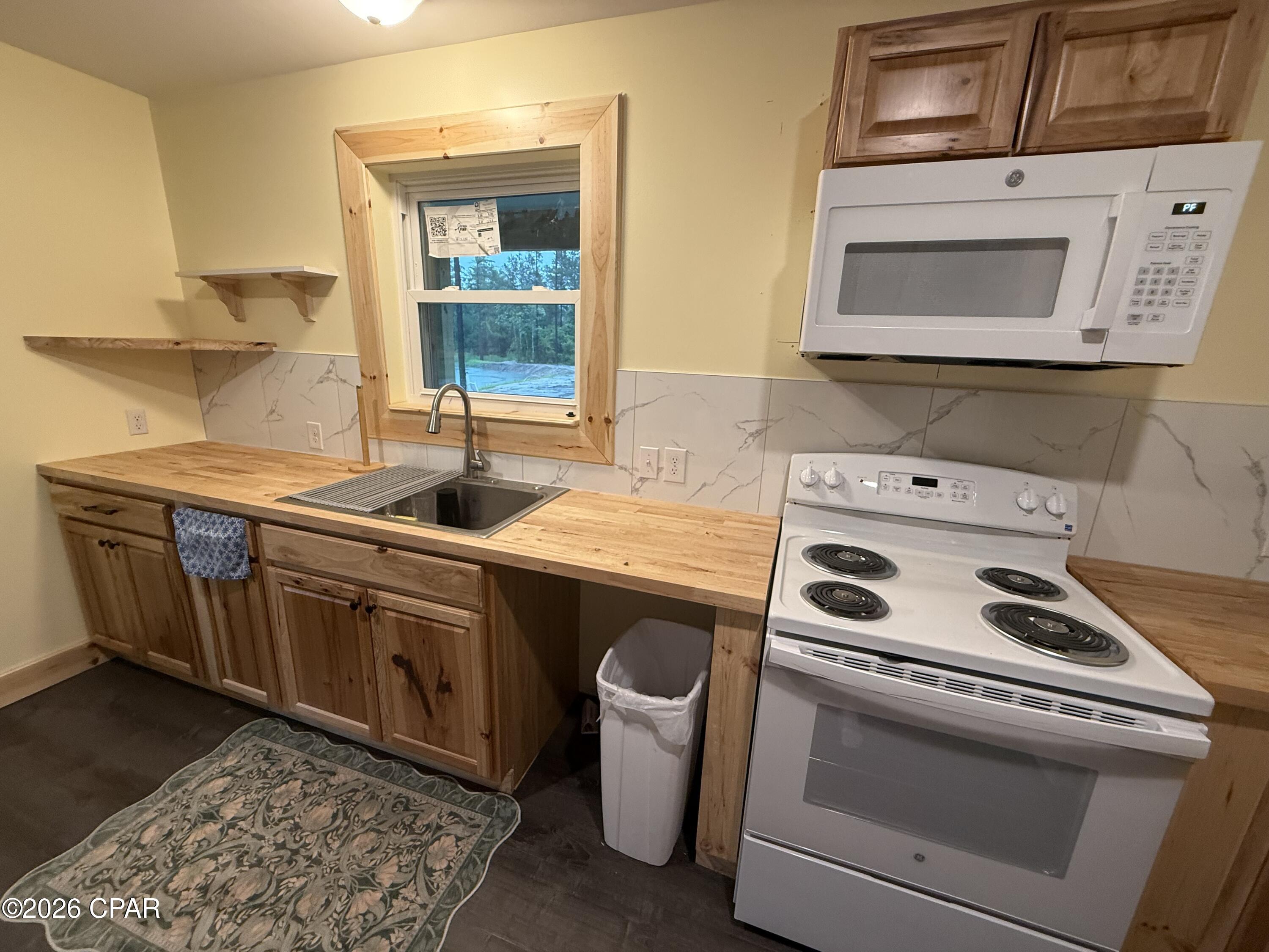 5175 Highway 90 Marianna FL 32446