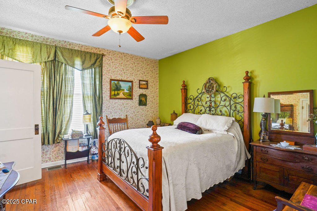 1324 Coggin Avenue Chipley FL 32428