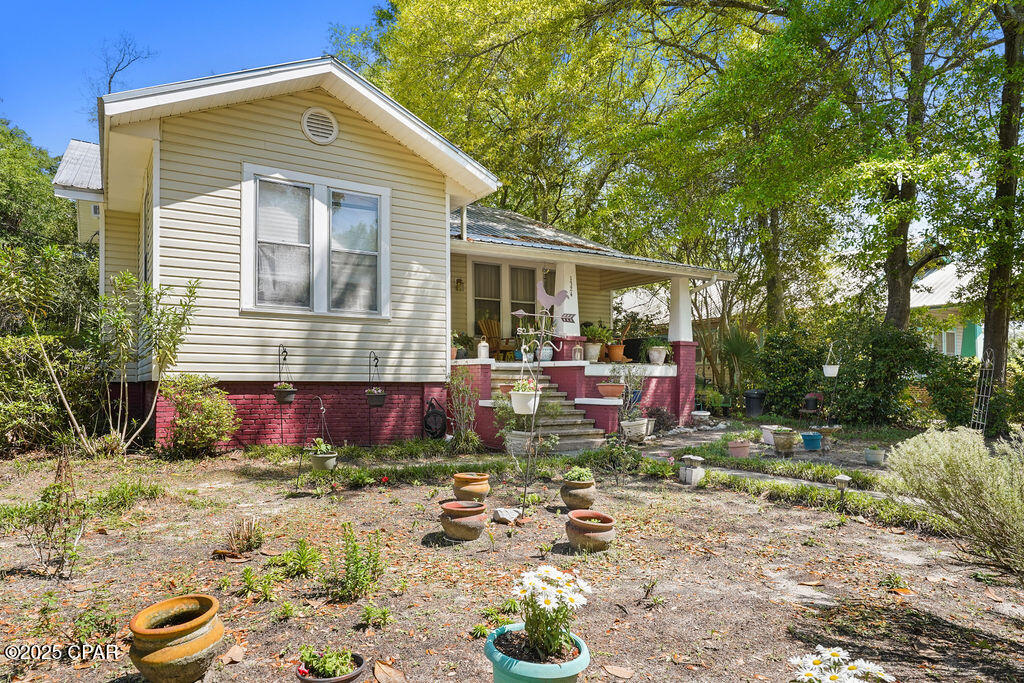 1324 Coggin Avenue Chipley FL 32428