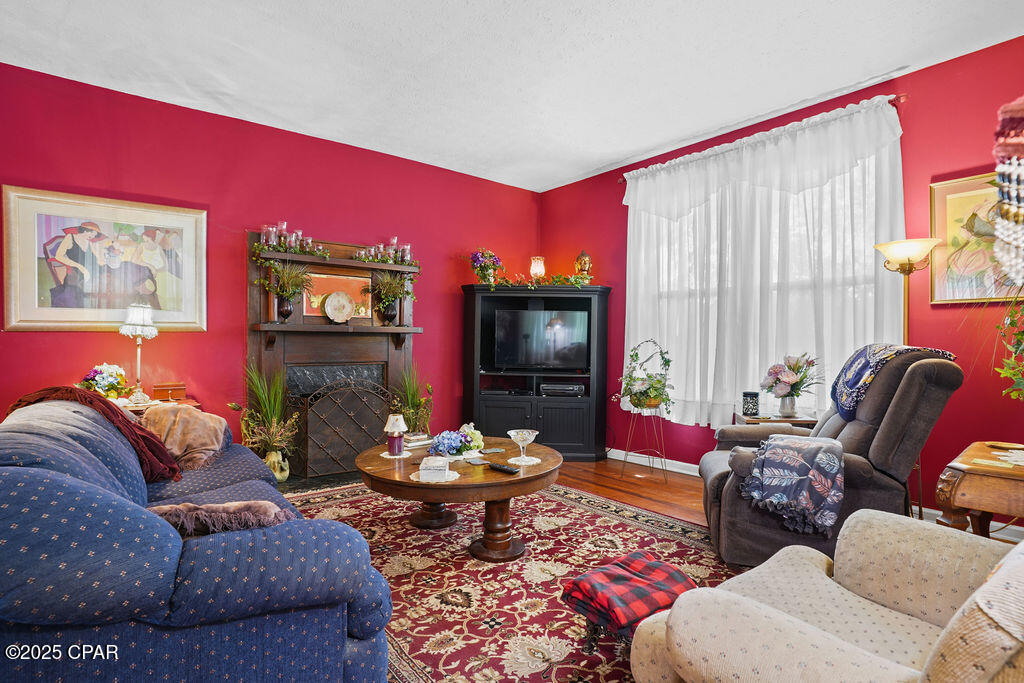 1324 Coggin Avenue Chipley FL 32428