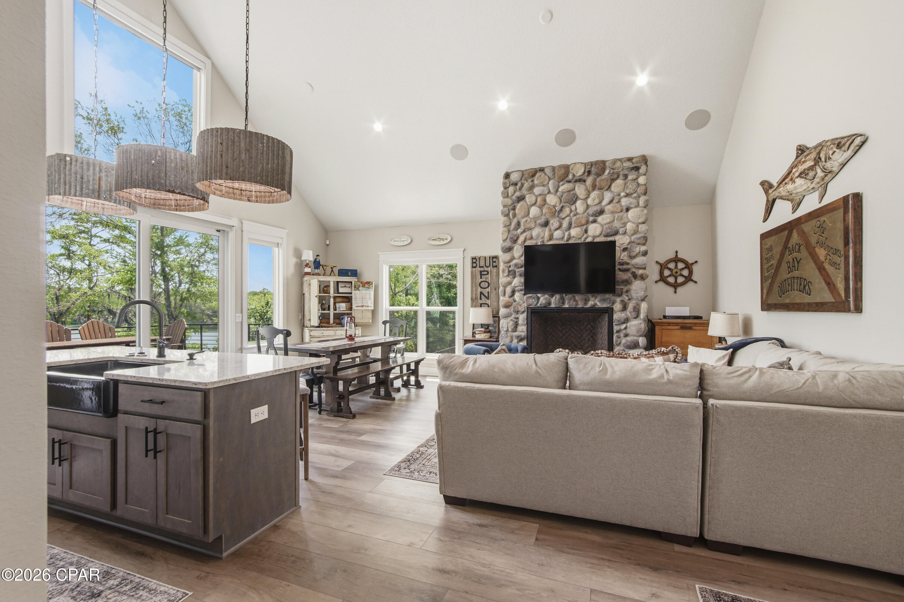 182 Blue Pond Circle Ponce De Leon FL 32455