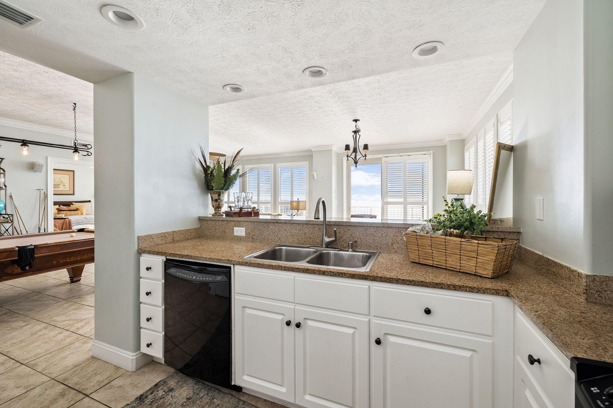 5004 Thomas Drive Panama City Beach FL 32408