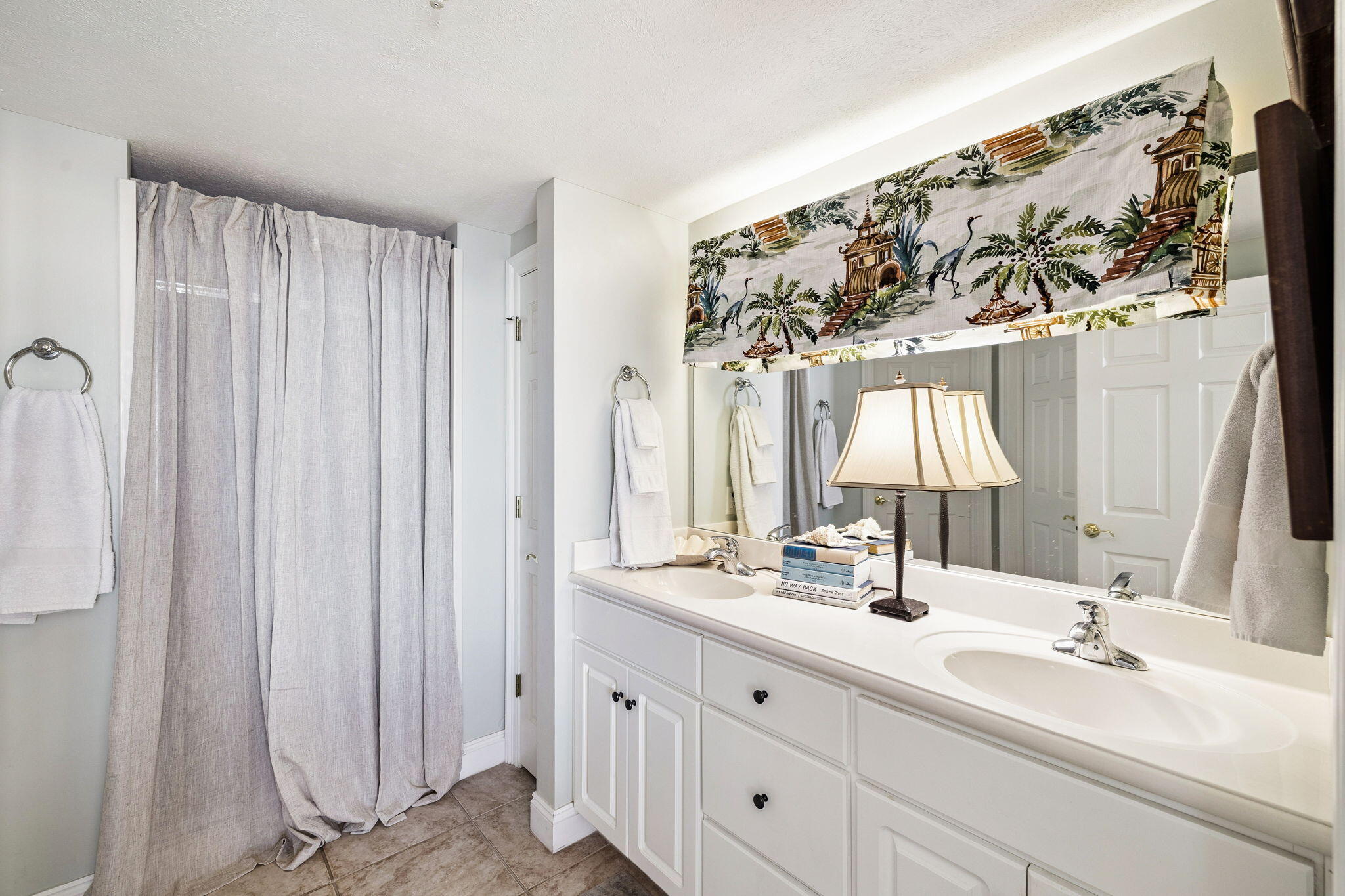 5004 Thomas Drive Panama City Beach FL 32408