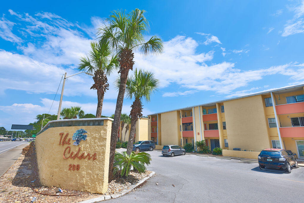 209 W Miracle Strip Parkway Mary Esther FL 32569
