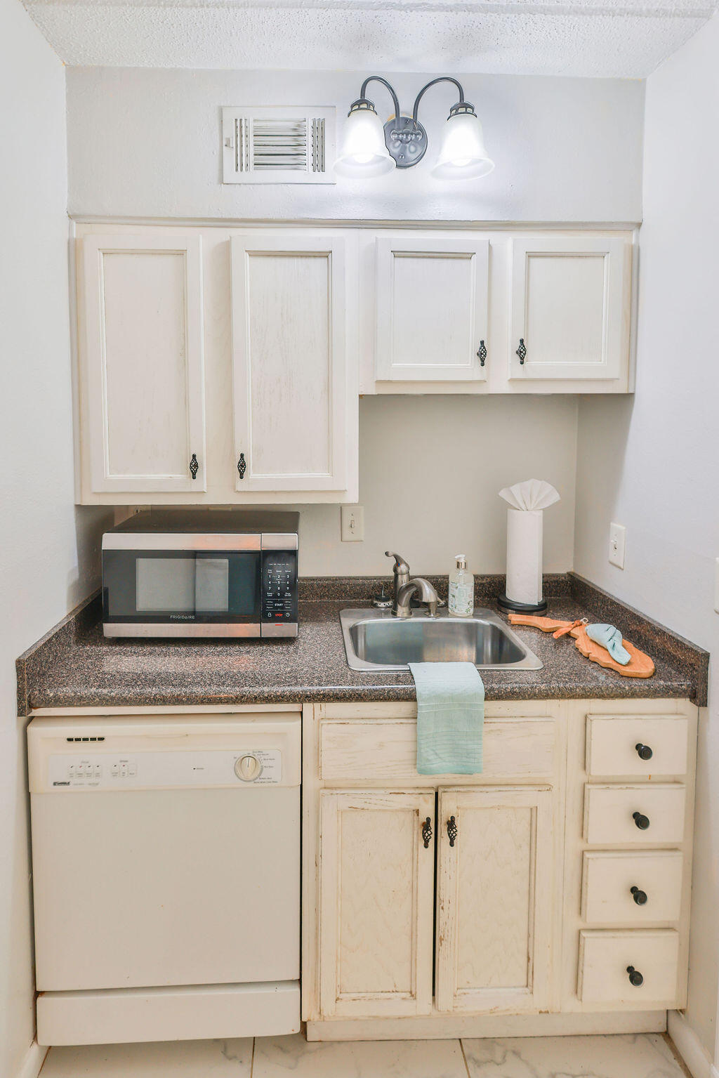209 W Miracle Strip Parkway Mary Esther FL 32569