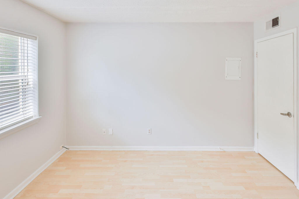 209 W Miracle Strip Parkway Mary Esther FL 32569