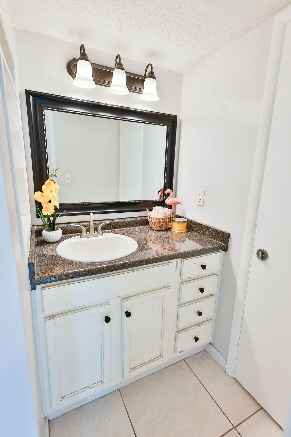 209 W Miracle Strip Parkway Mary Esther FL 32569
