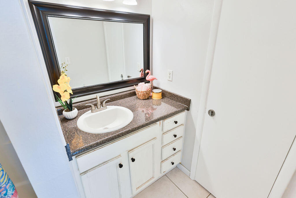 209 W Miracle Strip Parkway Mary Esther FL 32569