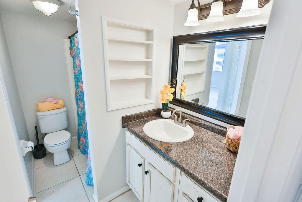 209 W Miracle Strip Parkway Mary Esther FL 32569