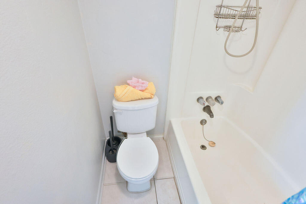 209 W Miracle Strip Parkway Mary Esther FL 32569