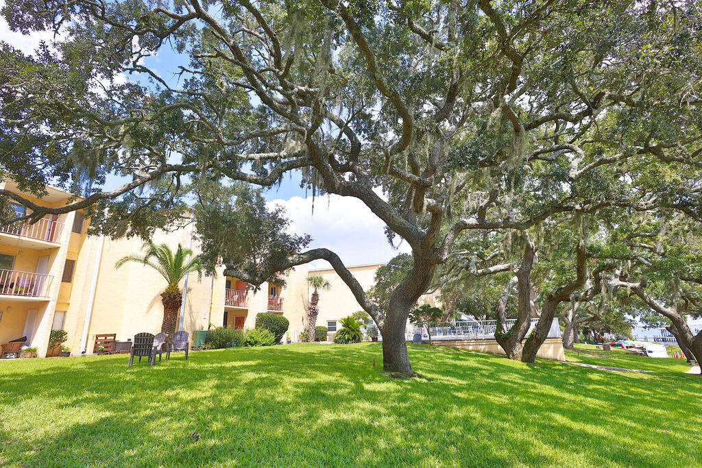 209 W Miracle Strip Parkway Mary Esther FL 32569