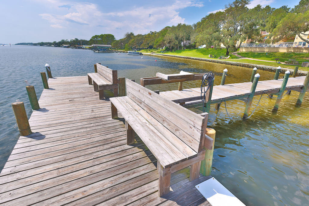 209 W Miracle Strip Parkway Mary Esther FL 32569