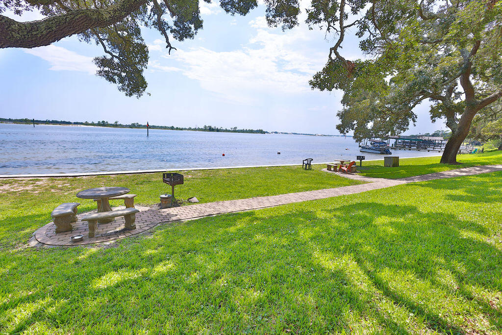 209 W Miracle Strip Parkway Mary Esther FL 32569