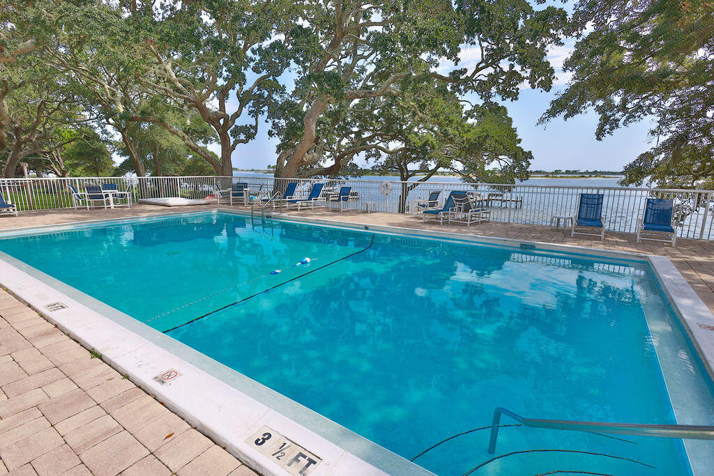 209 W Miracle Strip Parkway Mary Esther FL 32569