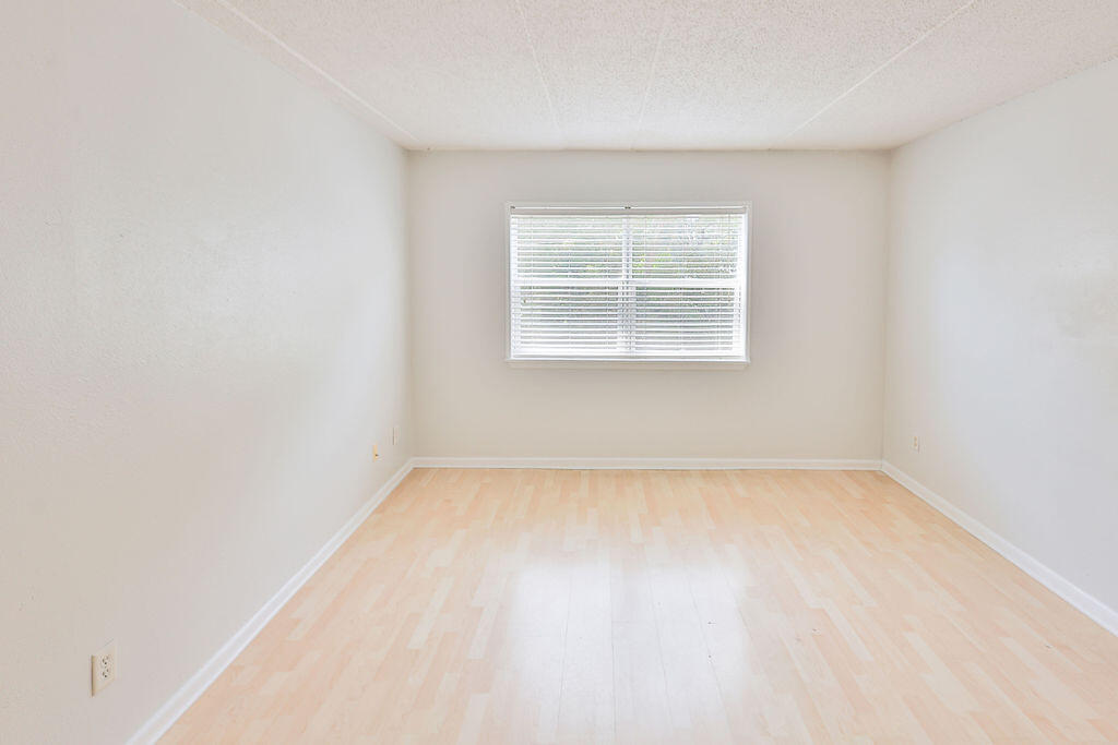 209 W Miracle Strip Parkway Mary Esther FL 32569