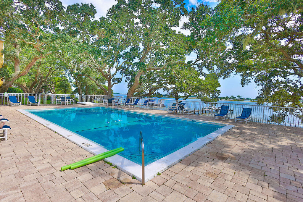 209 W Miracle Strip Parkway Mary Esther FL 32569