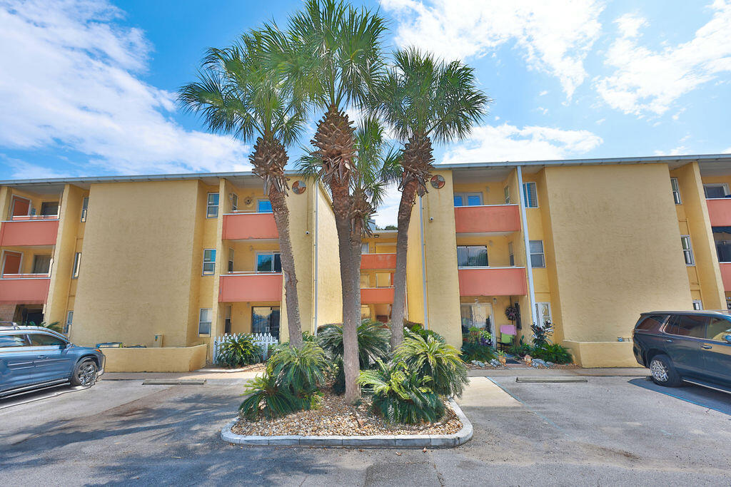 209 W Miracle Strip Parkway Mary Esther FL 32569
