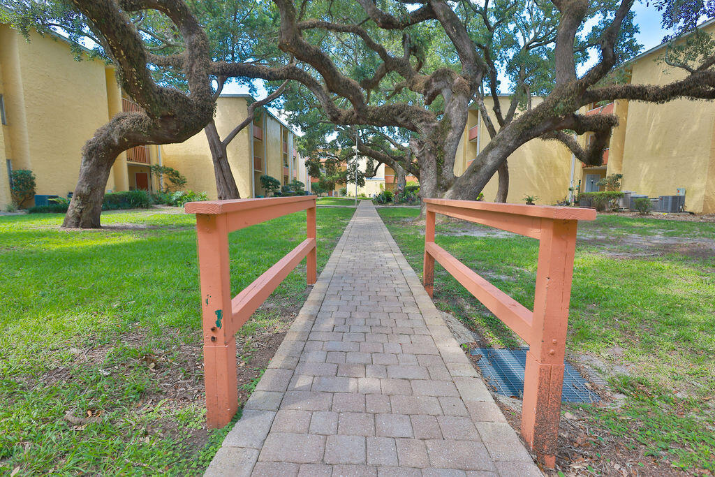 209 W Miracle Strip Parkway Mary Esther FL 32569