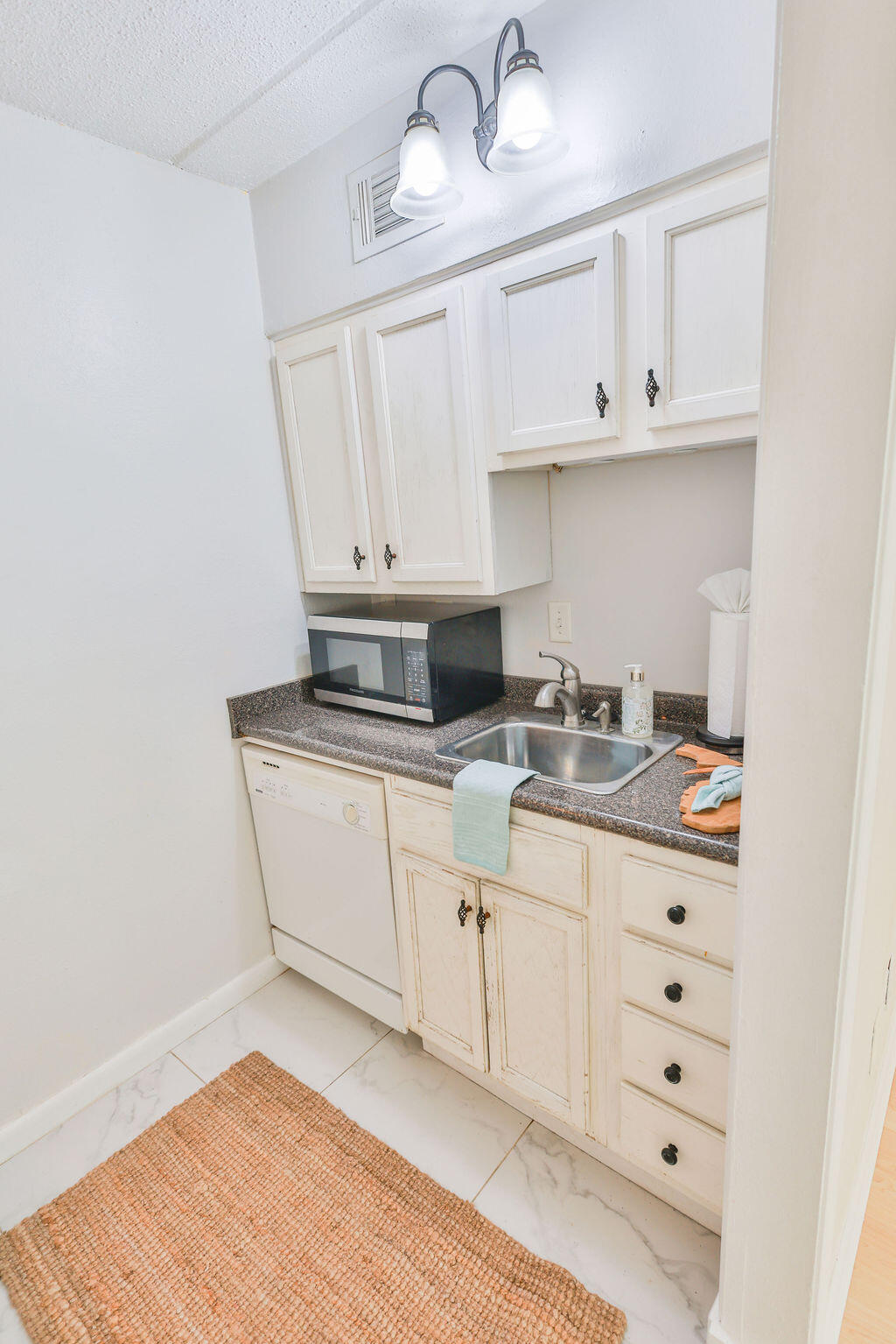 209 W Miracle Strip Parkway Mary Esther FL 32569