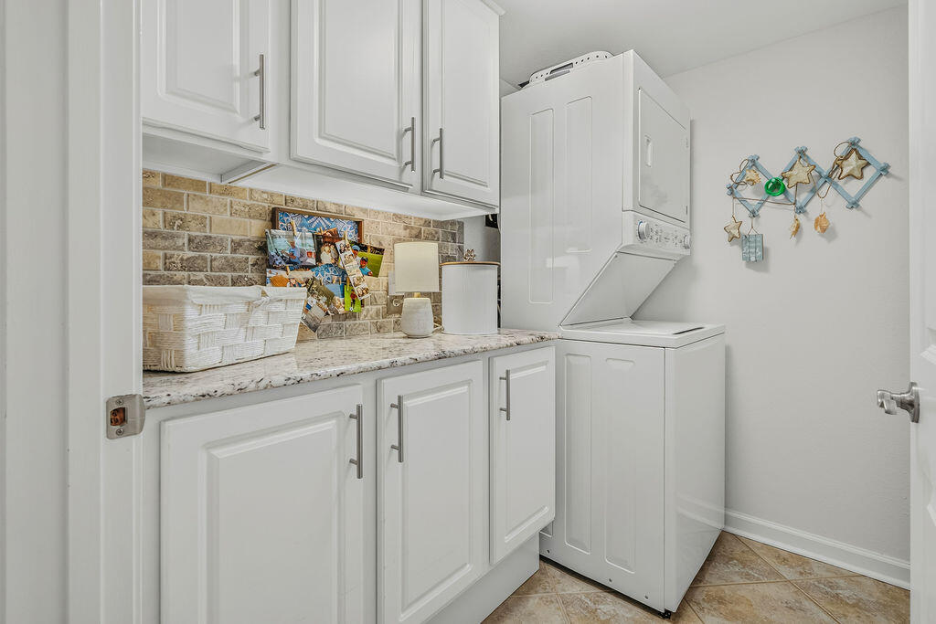 1365 W Highway 98 Mary Esther FL 32569