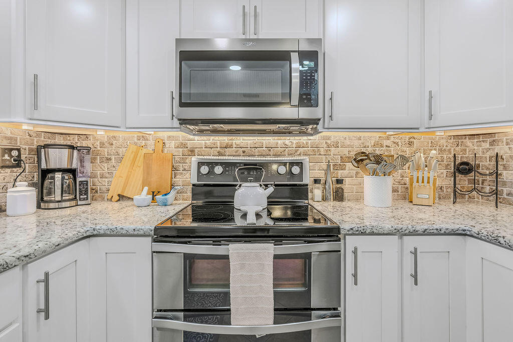 1365 W Highway 98 Mary Esther FL 32569