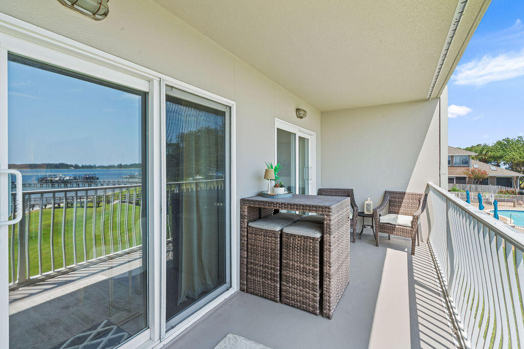1365 W Highway 98 Mary Esther FL 32569