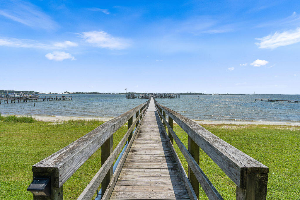1365 W Highway 98 Mary Esther FL 32569