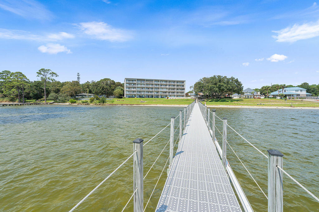 1365 W Highway 98 Mary Esther FL 32569