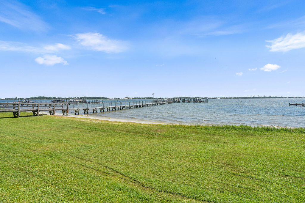1365 W Highway 98 Mary Esther FL 32569