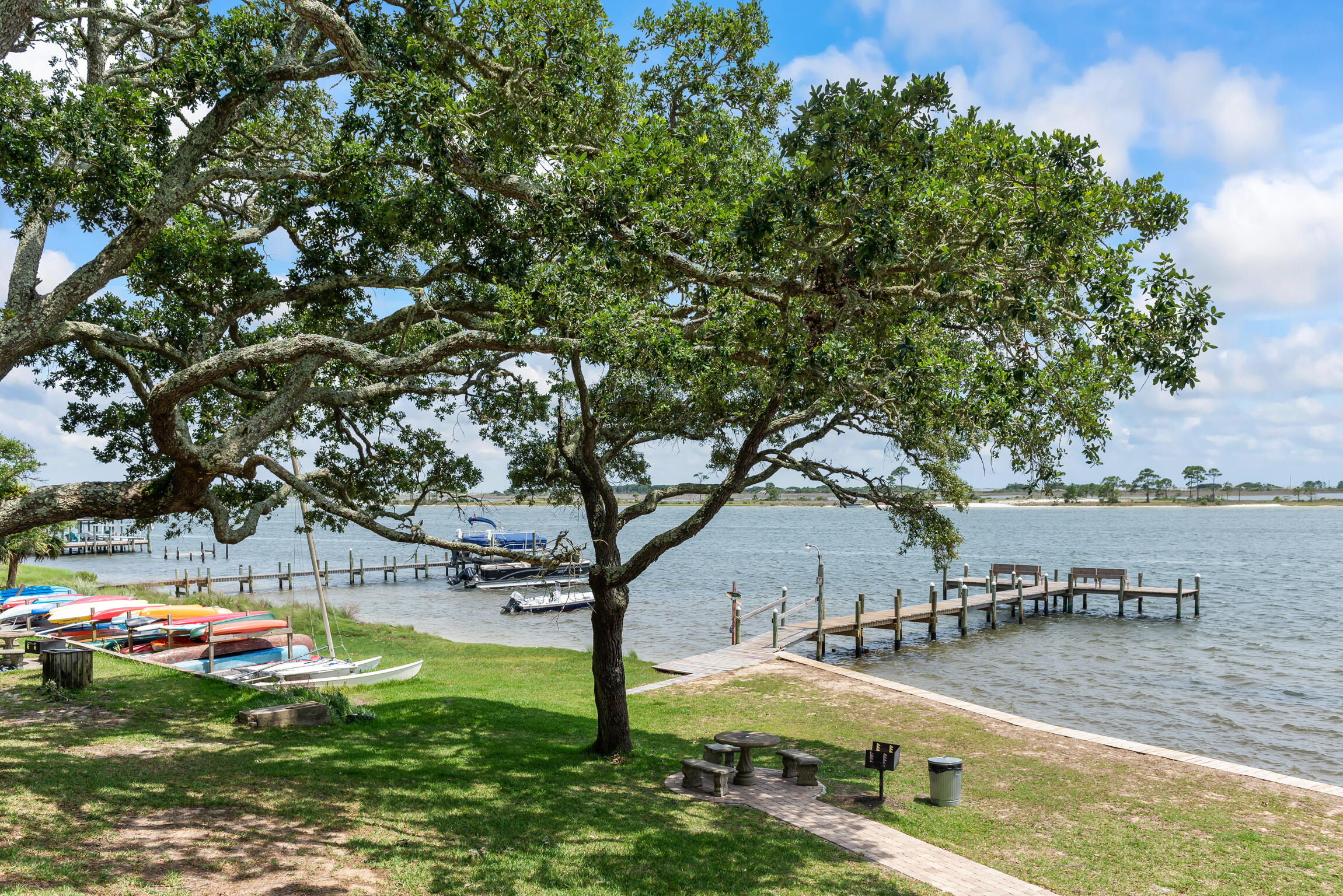 209 W Miracle Strip Parkway Mary Esther FL 32569