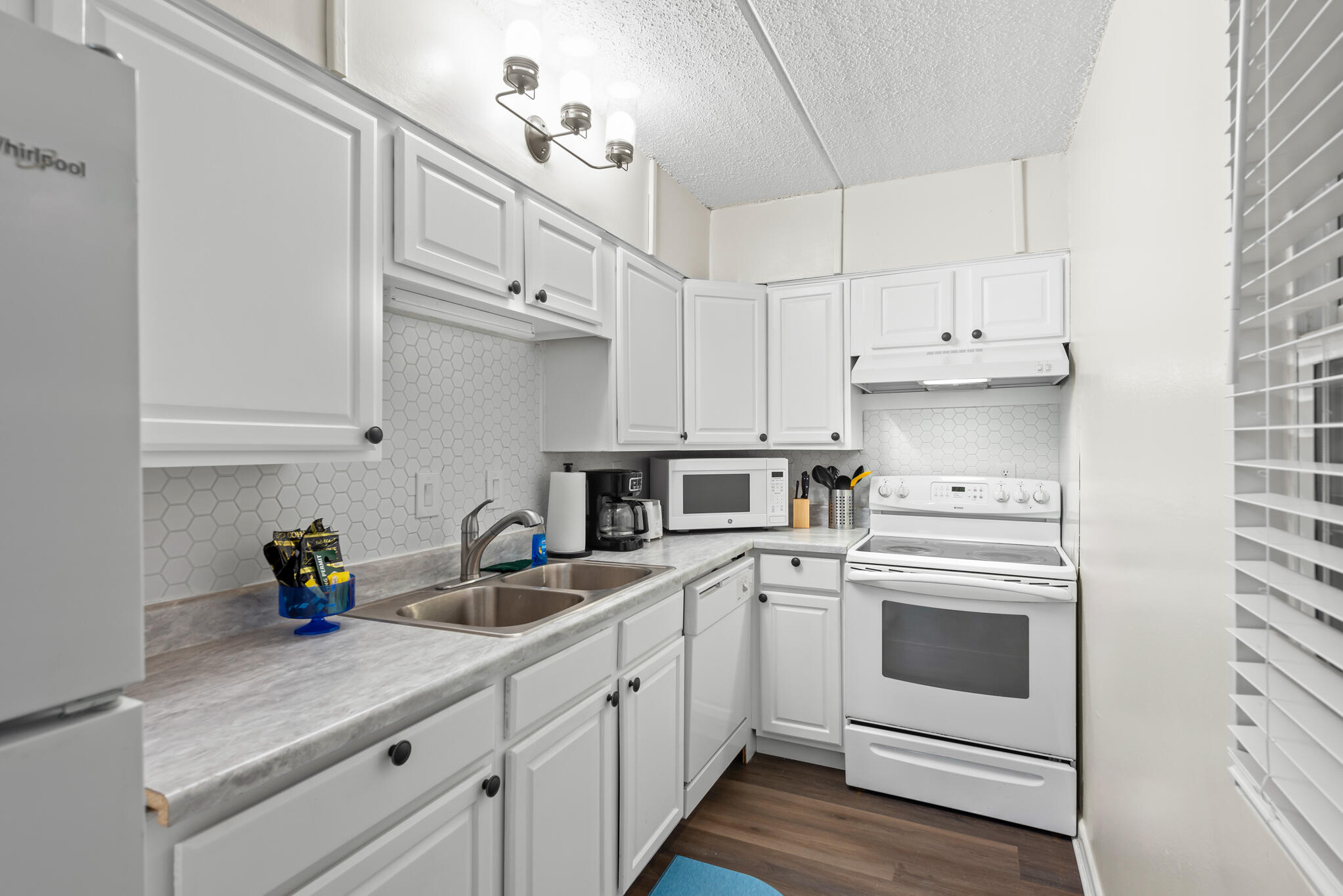 209 W Miracle Strip Parkway Mary Esther FL 32569