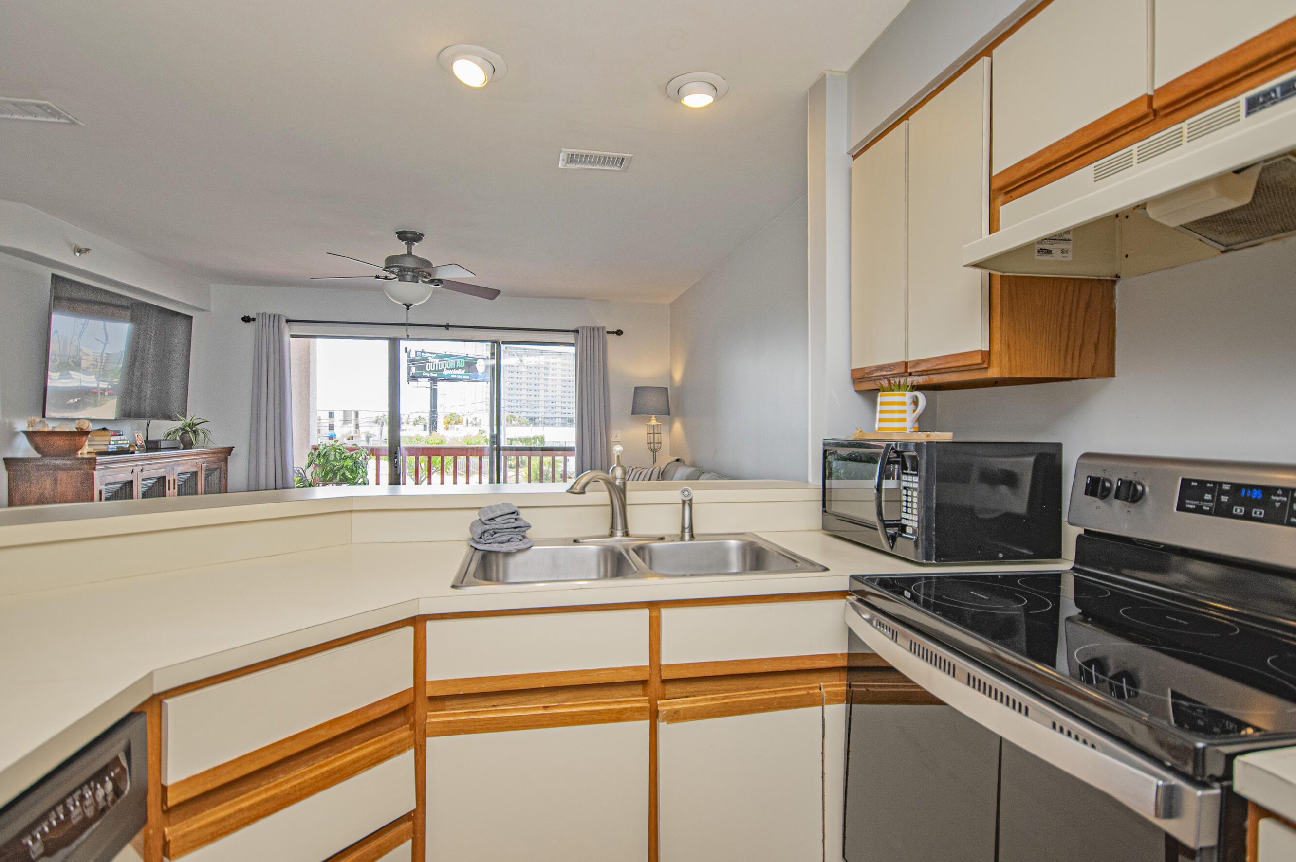 8730 Thomas Drive Panama City Beach FL 32408