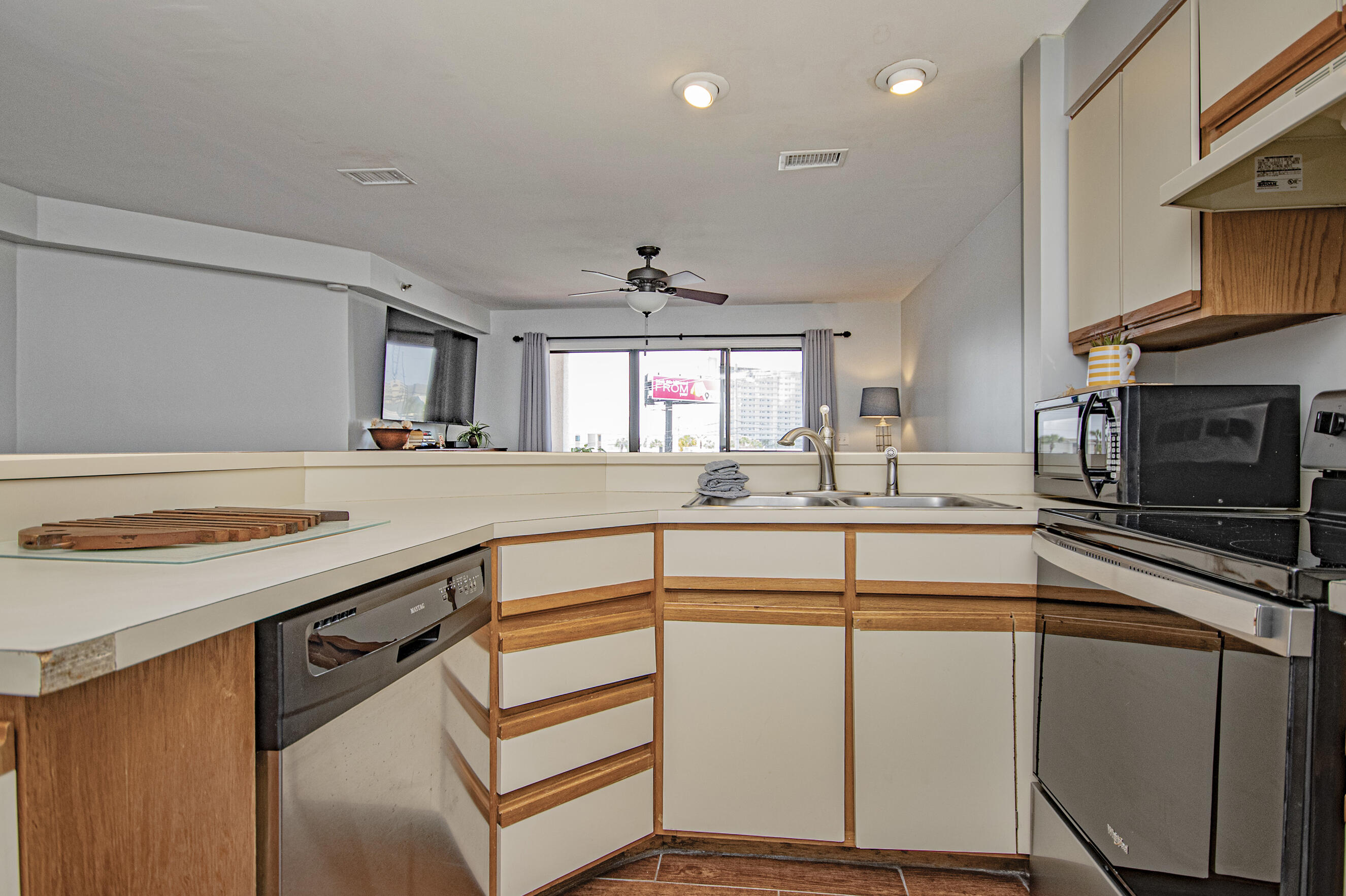 8730 Thomas Drive Panama City Beach FL 32408