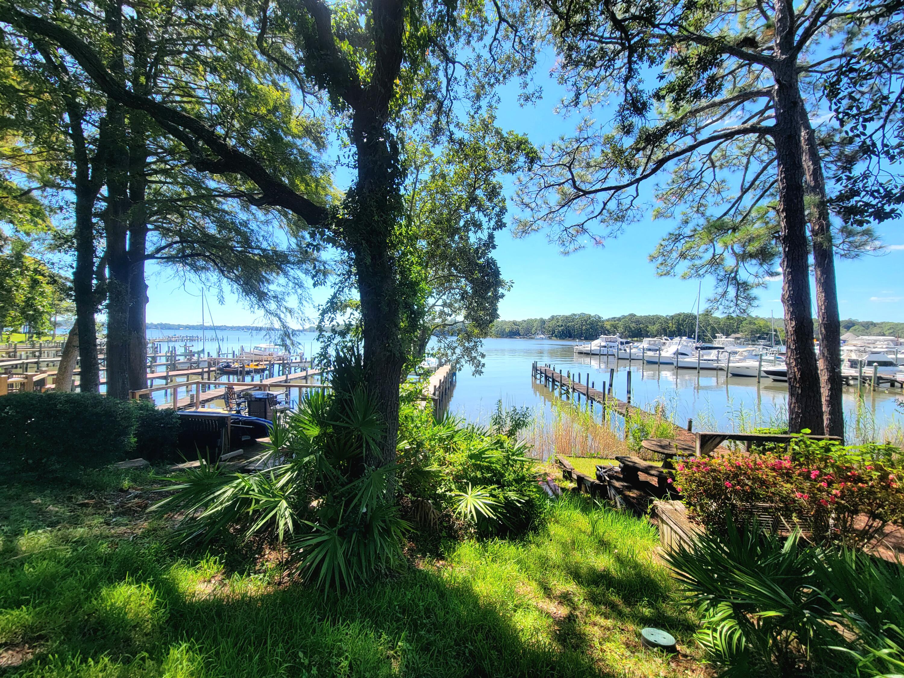 104 Regatta Drive Niceville FL 32578