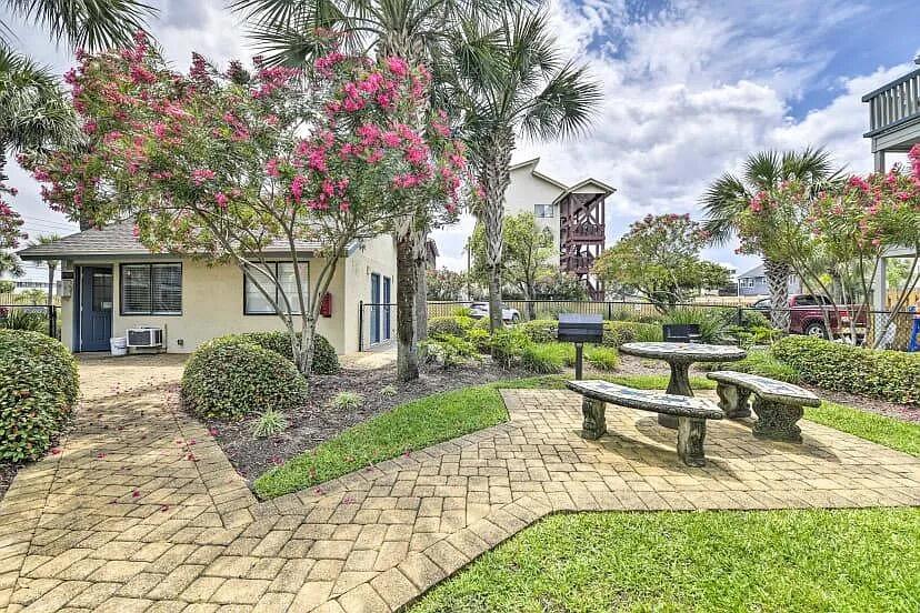 6829 Thomas Drive Panama City Beach FL 32408