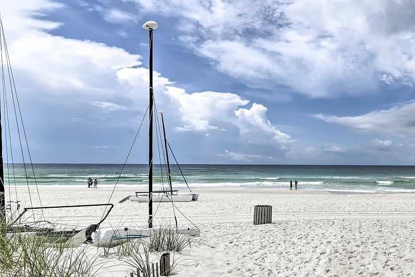 6829 Thomas Drive Panama City Beach FL 32408