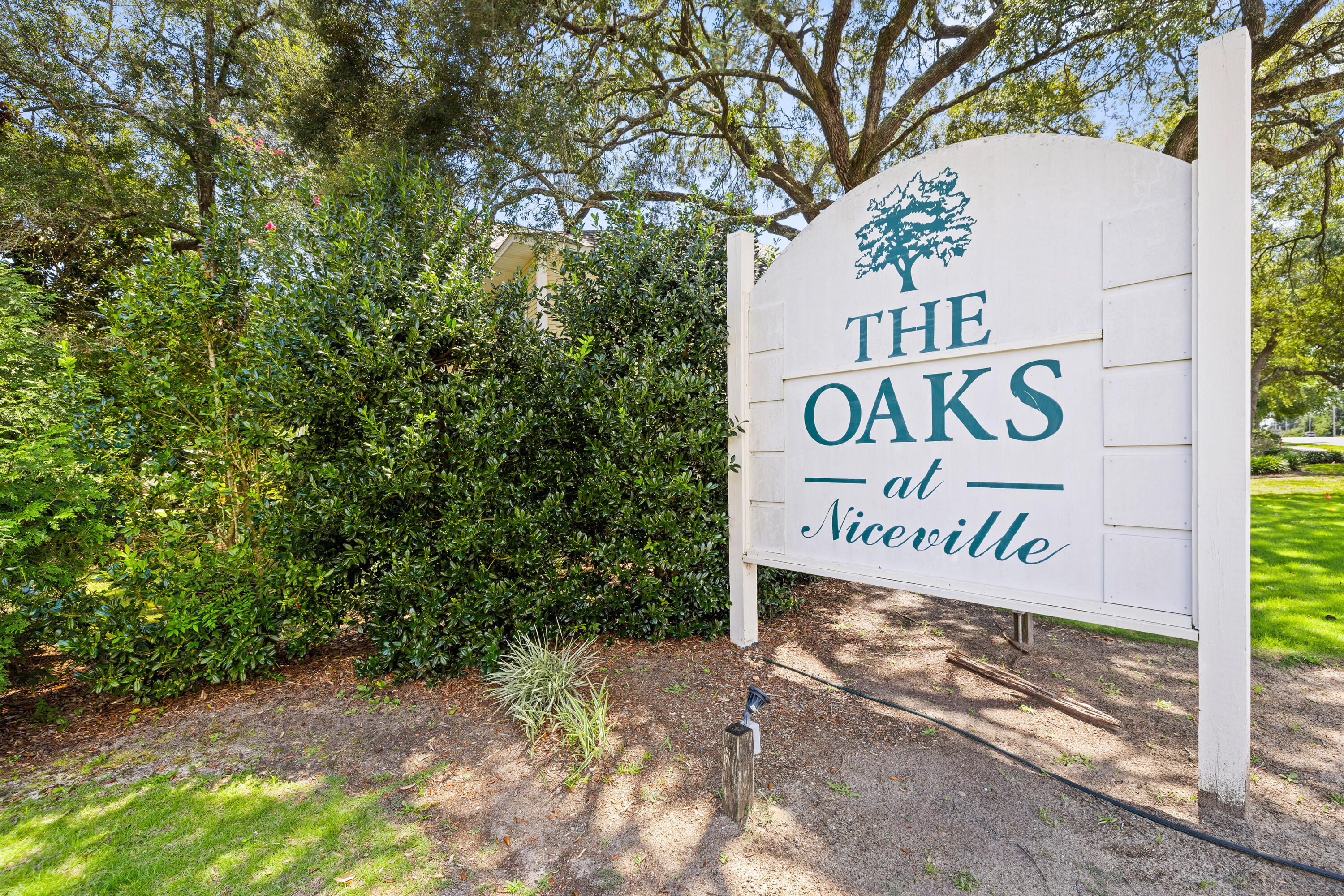 1501 N Partin Drive Niceville FL 32578