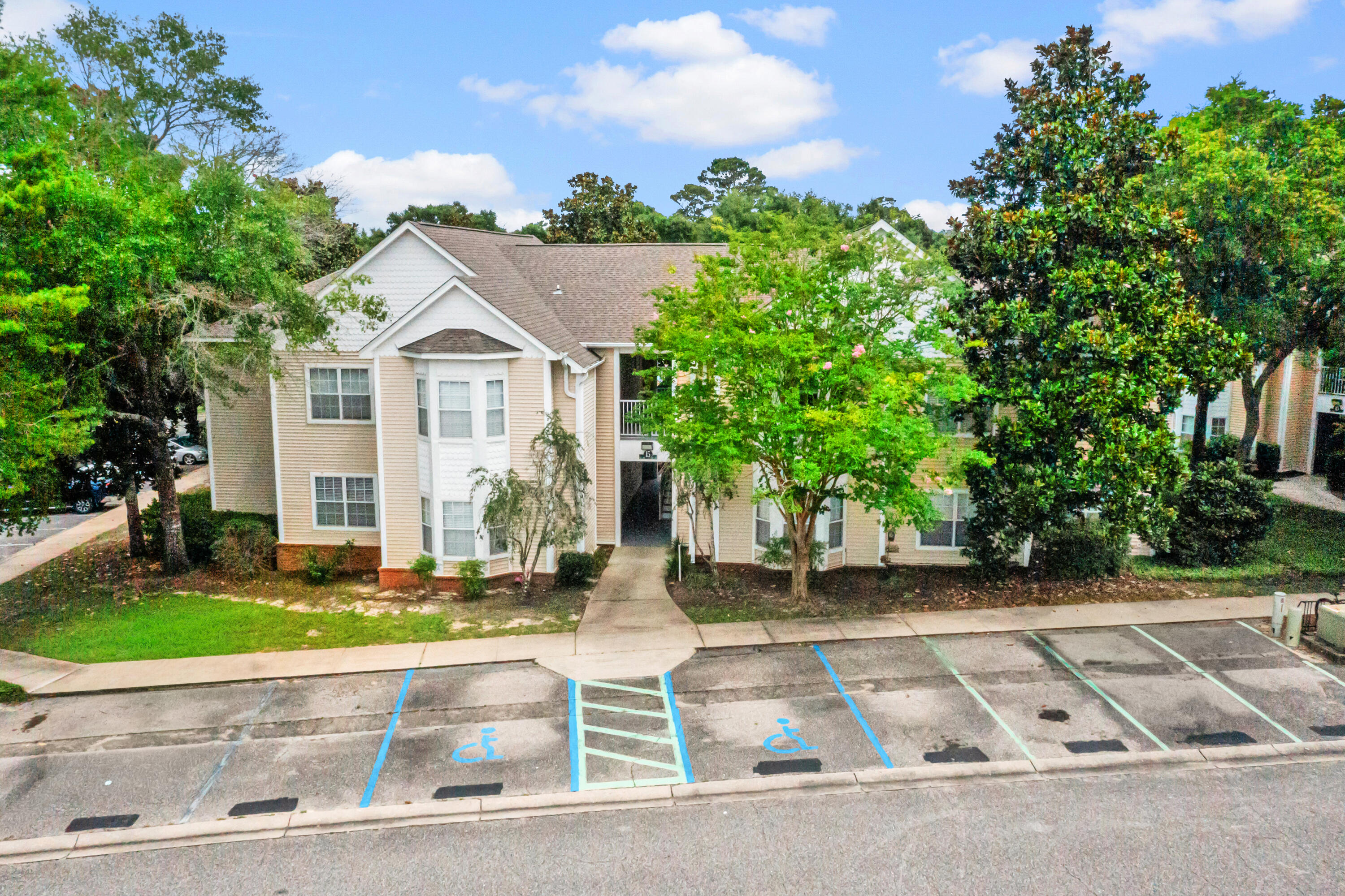 1501 N Partin Drive Niceville FL 32578